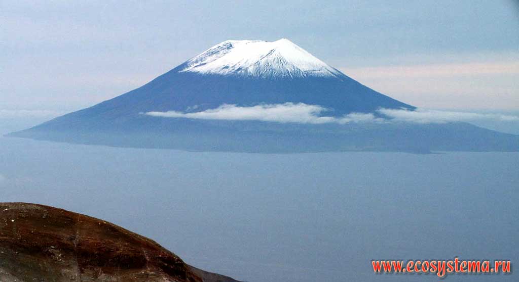 Alaid volcano on the Atlasov Island (height - 2339 meters above sea level).
View from the Ebeko volcano top on the Paramushir Island