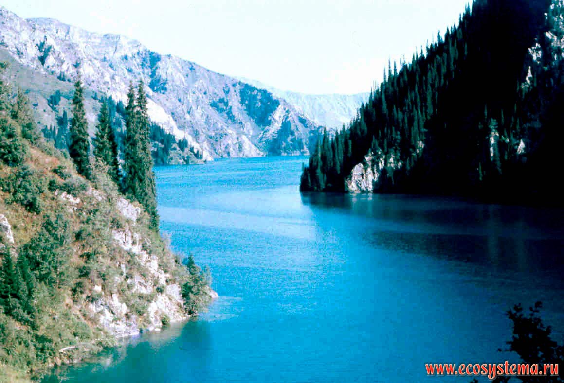 Типичное завальное озеро