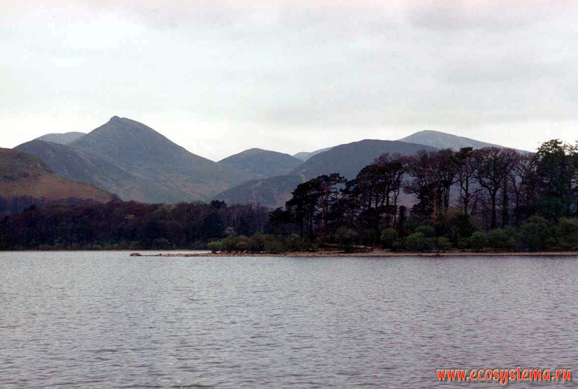 Озеро в Пеннинских горах.
Национальный парк Озерный Край (Lake District)